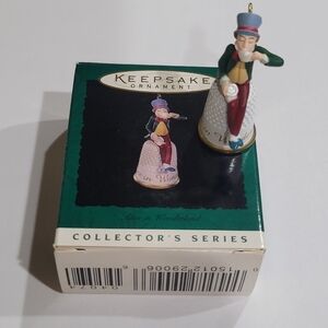 Hallmark Keepsake Alice in Wonderland Miniature Ornament 1996 Collector series
